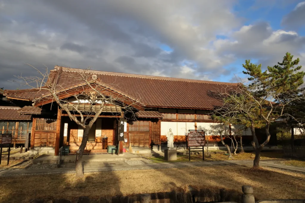 会津藩校日新館の外観