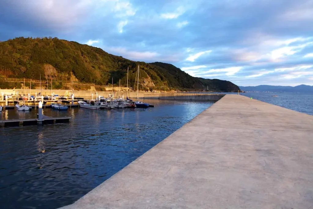 淡路島の炬口漁港