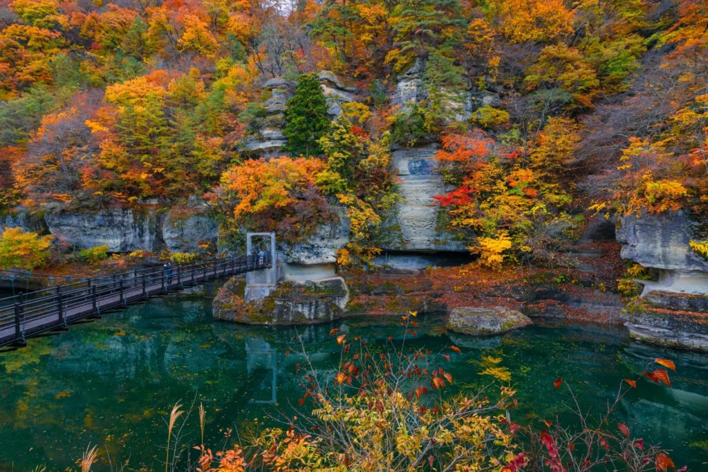 塔のへつりの秋景色