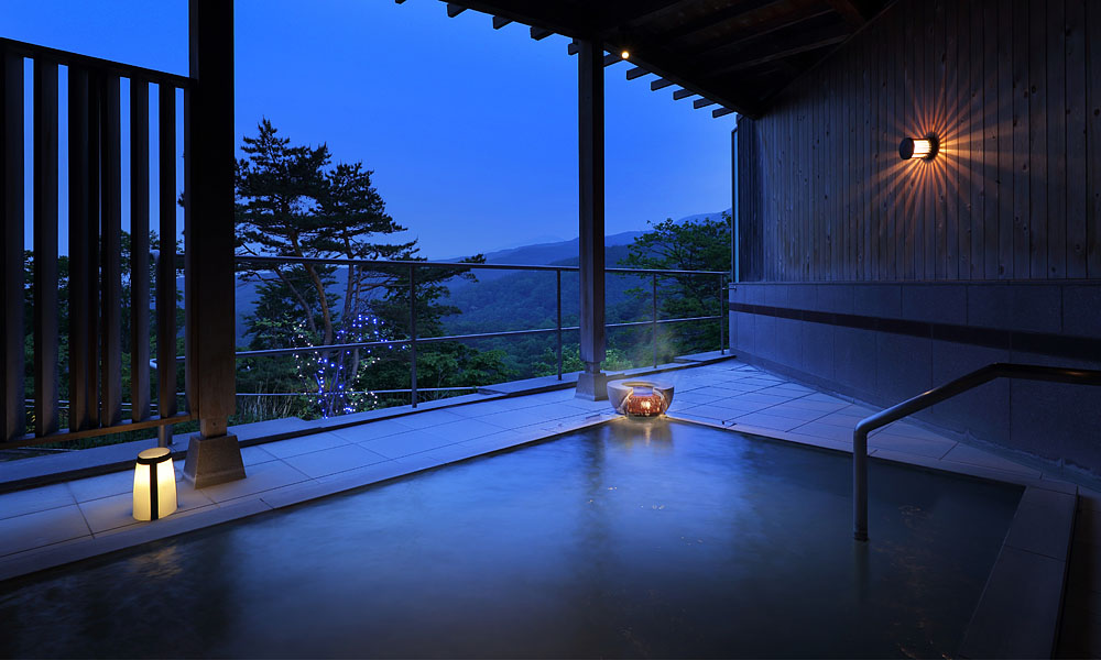 Kagetsu Highland Hotel’s Mountain Onsen with Scenic Ridge Views