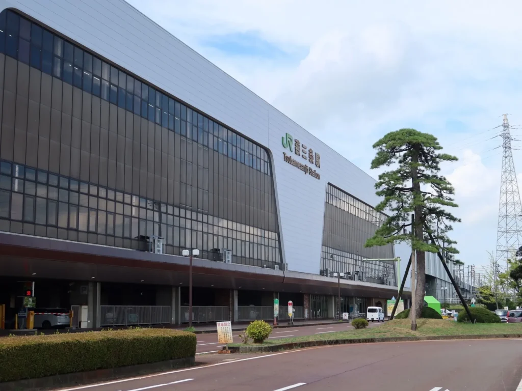 燕三条駅