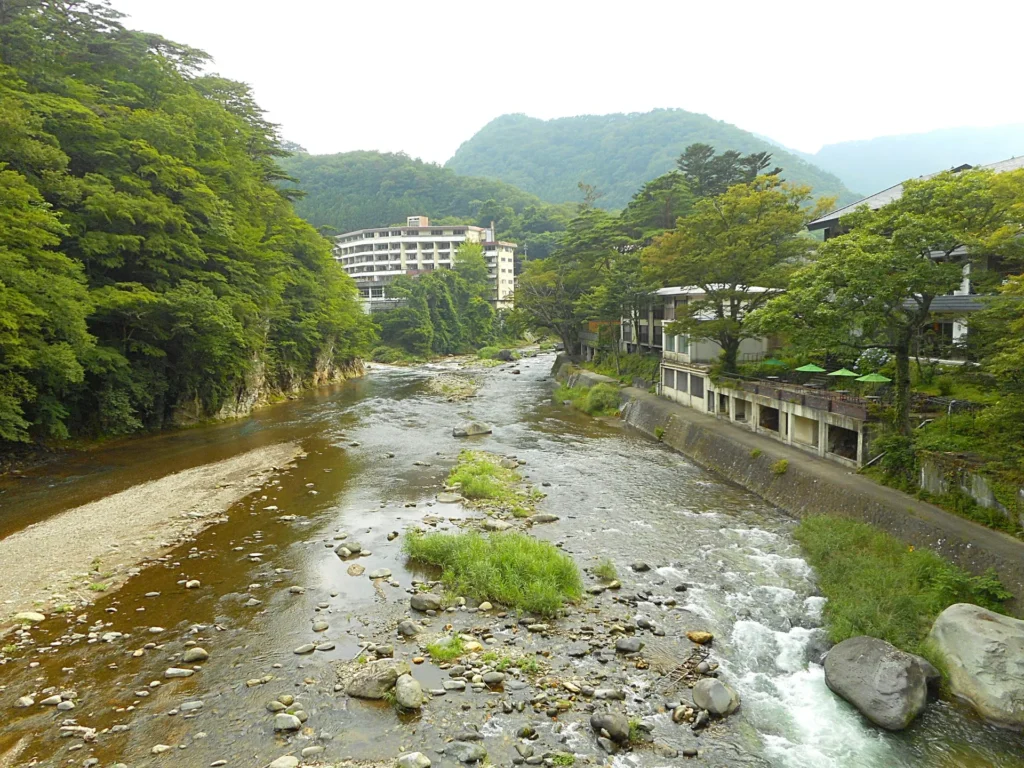 塩原温泉郷箒川沿い