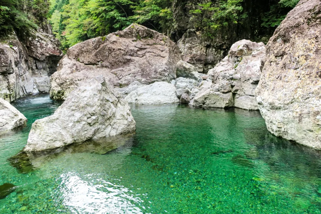奈良県のみたらい渓谷の渓流