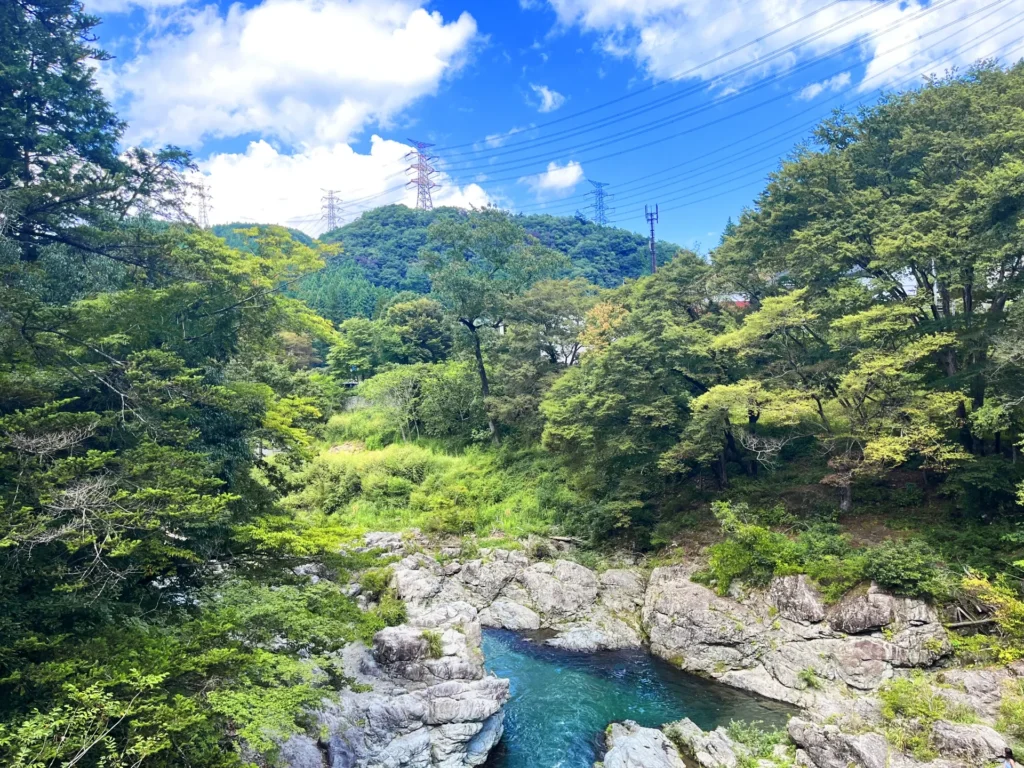東京都の秋川渓谷の川と景色