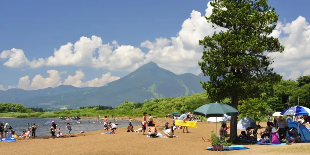 崎川浜湖水浴場の様子