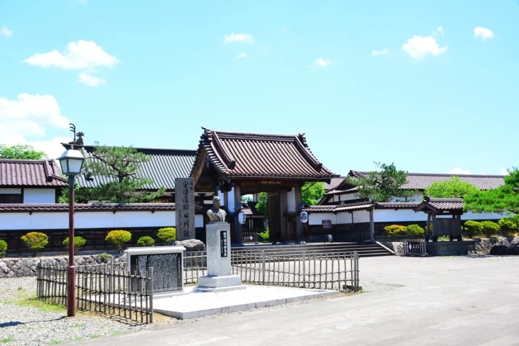 日新館の外観