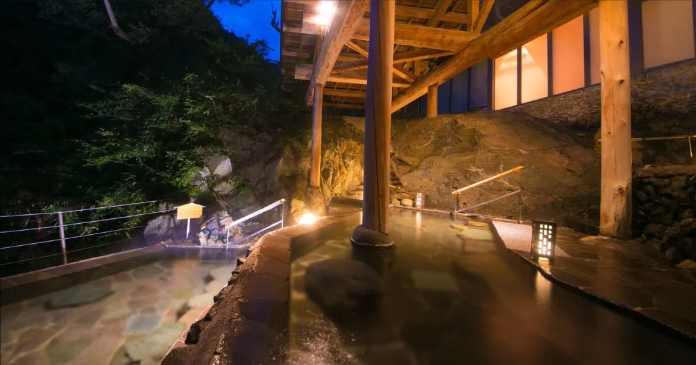 夜の露天風呂