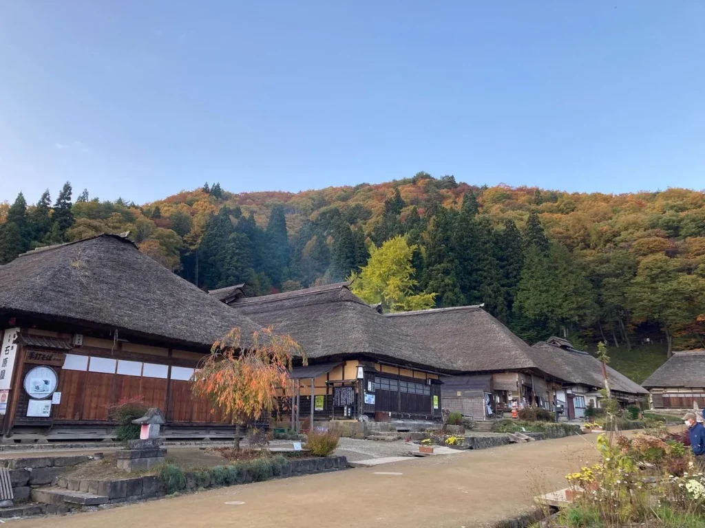 大内宿と紅葉