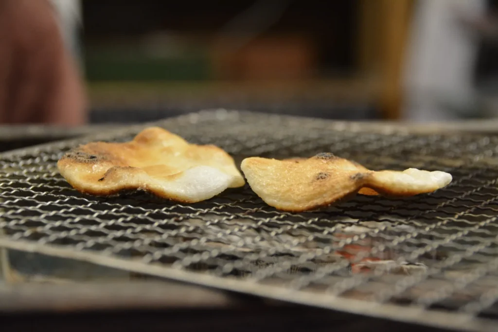 新潟煎餅王国の煎餅焼き体験
