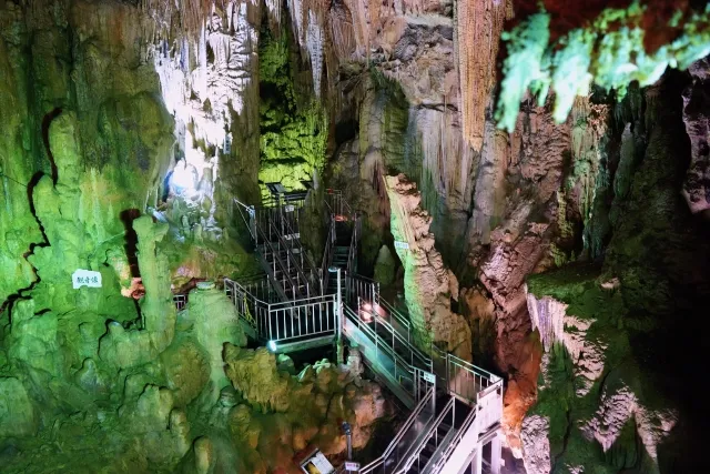 A cool and fantastical limestone cave