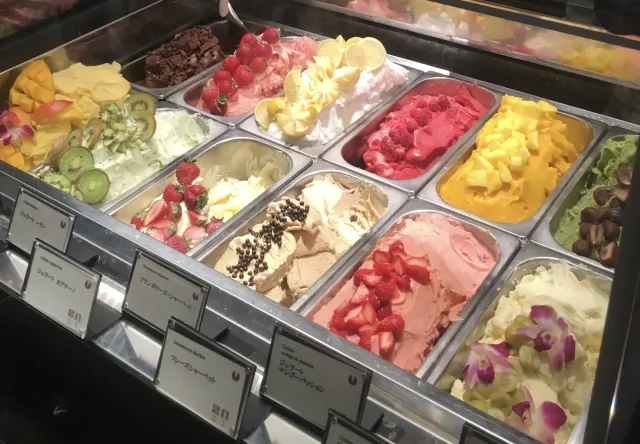 Limited-edition flavors that change with the seasons