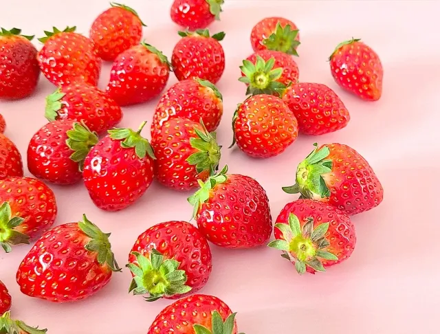 A lot of Sweet and Sour Strawberries