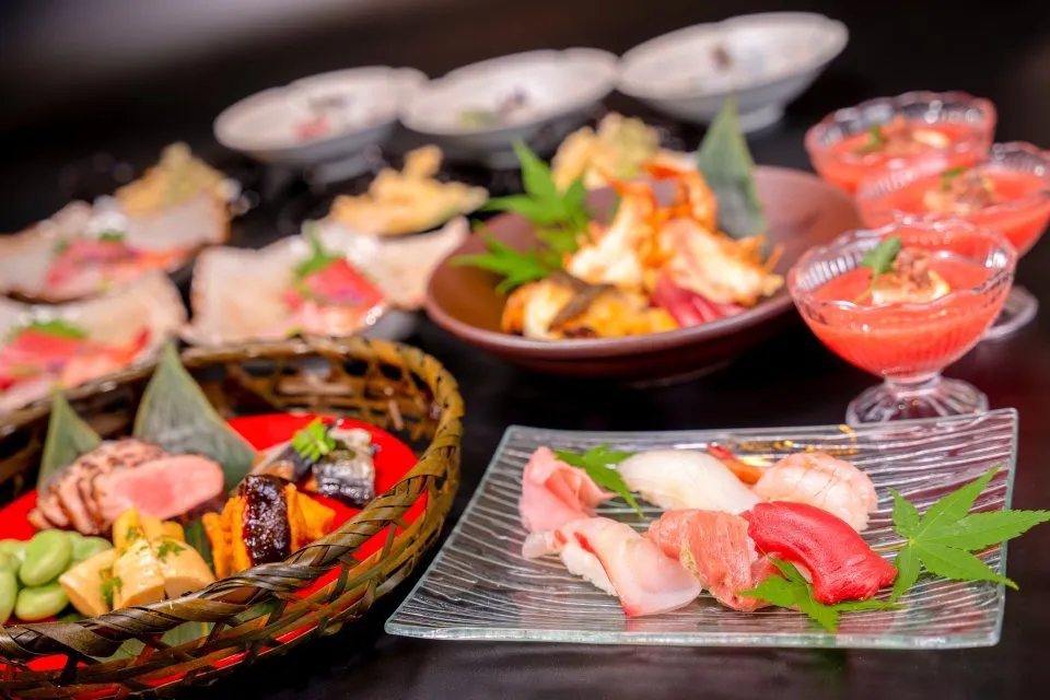 地元の新鮮な食材を使用した料理