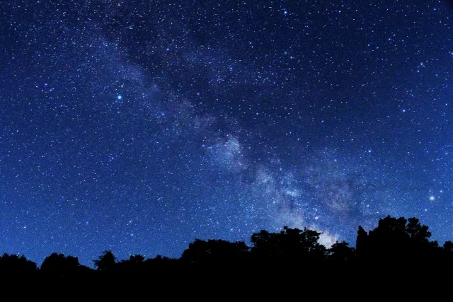 満天の星に包まれる夜