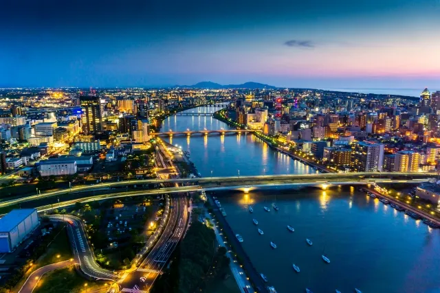 日本海を一望できる光きらめく展望台