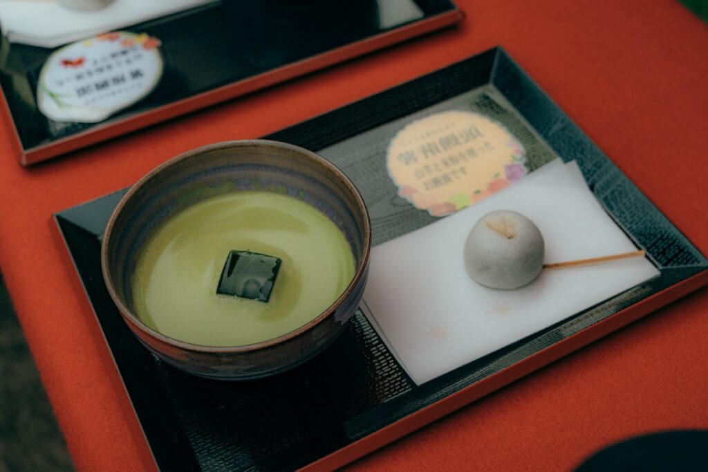 抹茶と生菓子