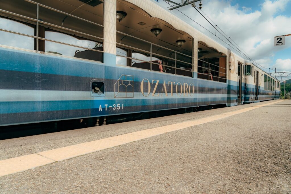 お座トロ列車の外装